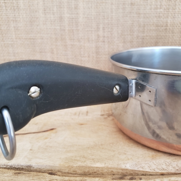 VTG Revere Ware 1.5 QT Saucepan and Lid - Pre 1968 - Picture 9 of 11